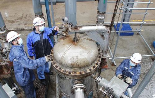 风雨中的坚守 燕山石化人战暴雨保生产，护航粮保器材及配件制造